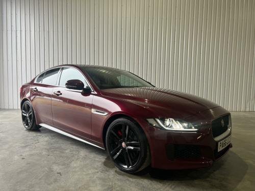 Jaguar XE  3.0 V6 S