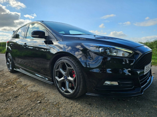 Ford Focus  2.0T EcoBoost ST-3 Navigation 5dr