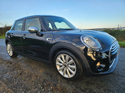 MINI Hatch  1.5 Cooper 5dr