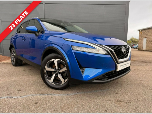 Nissan Qashqai  1.3 DIG-T N-CONNECTA MHEV  GLASS ROOF PACK 5d 139 