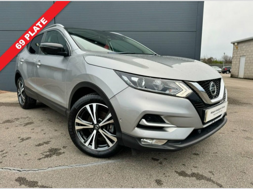 Nissan Qashqai  1.3 DIG-T N-Connecta SUV 5dr Petrol DCT Auto Euro 