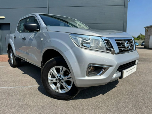 Nissan Navara  2.3 dCi Acenta Pickup Double Cab 4dr Diesel Manual