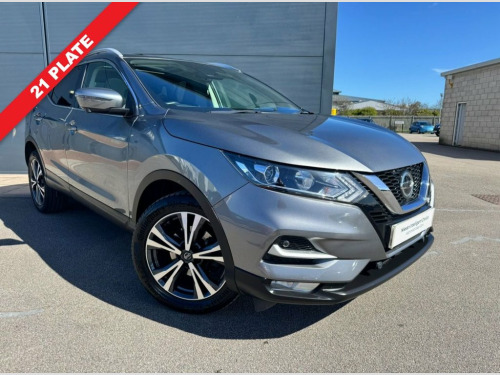 Nissan Qashqai  1.3 DIG-T N-Connecta GLASS ROOF PACK SUV 5dr Petro