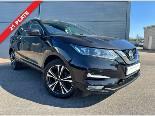 Nissan Qashqai  1.3 DIG-T N-Connecta  GLASS ROOF PACK SUV 5dr Petr