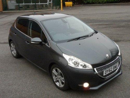 Peugeot 208  1.4 VTi Allure Euro 5 5dr