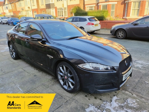 Jaguar XF  2.2 D R-SPORT BLACK