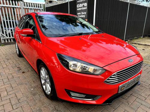 Ford Focus  TITANIUM 5-Door