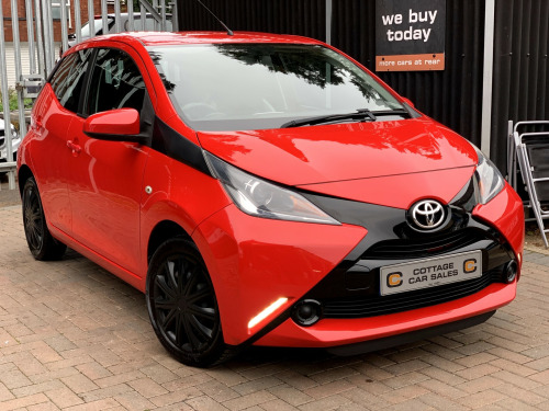 Toyota AYGO  1.0 VVT-i x-play Hatchback 5dr Petrol Manual Euro 5 Euro 5 (68 ps)