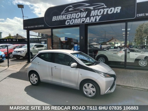 Toyota AYGO  1.0 VVT-i x-play Hatchback 5dr Petrol Manual Euro 