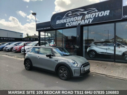 MINI Hatch  1.5 Cooper Classic Hatchback 3dr Petrol Manual Eur