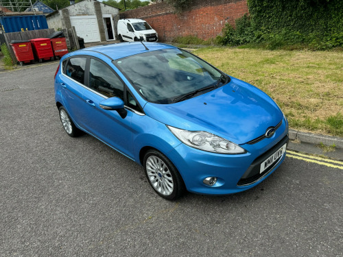 Ford Fiesta  TITANIUM 5-Door