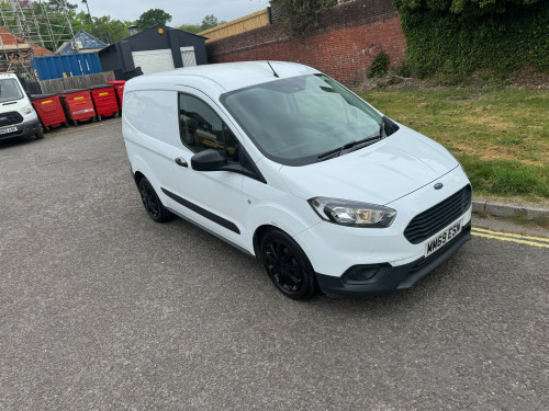 Ford Transit Courier BASE