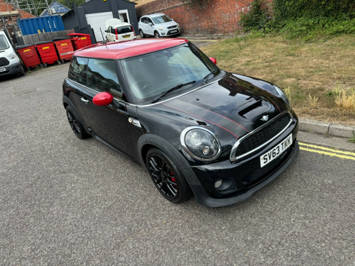 MINI Cooper  JOHN COOPER WORKS 3-Door