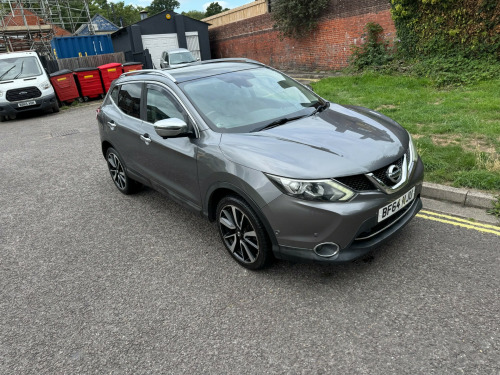 Nissan Qashqai  TEKNA DIG-T 5-Door