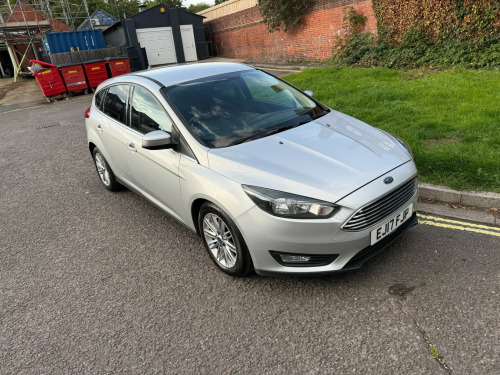 Ford Focus  1.0T EcoBoost Zetec Edition Hatchback 5dr Petrol Manual Euro 6 (s/s) (125 p