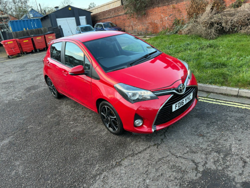 Toyota Yaris  1.33 Dual VVT-i Design Hatchback 5dr Petrol Manual Euro 6 (99 ps)
