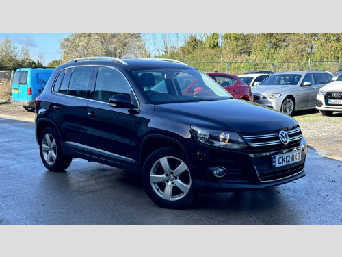 Volkswagen Tiguan  2.0 TDI BlueMotion Tech SE SUV 5dr Diesel Manual 4WD Euro 5 (s/s) (140 ps)