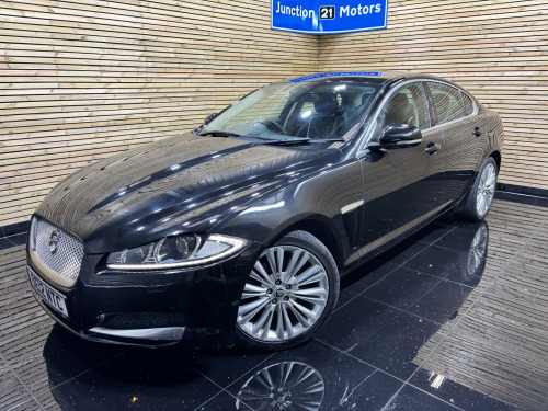 Jaguar XF  3.0d V6 Portfolio Saloon 4dr Diesel Auto 8 Spd Euro 5 (240 ps)