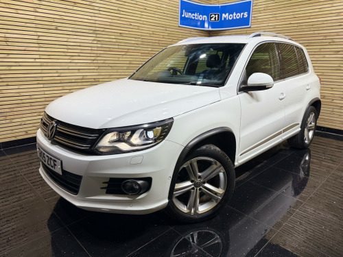 Volkswagen Tiguan  2.0 TDI BlueMotion Tech R-Line SUV 5dr Diesel DSG 4WD Euro 5 (s/s) (Nav) (1 
