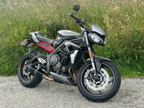 Triumph STREET TRIPLE 765  765