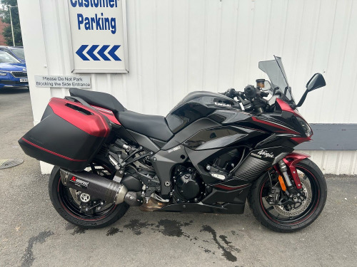 KAWASAKI NINJA 1000SX  Performance Edition, panniers, Akrapovic, one owner, 8383 miles 