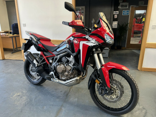 Honda CRF1100L AFRICA TWIN  Lovely condition with only 3768 miles!