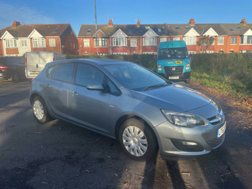 Vauxhall Astra  1.6 16v Exclusiv Euro 5 5dr