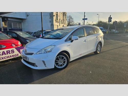 Toyota Prius  1.8 WHITE 5d