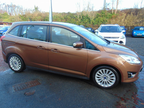 Ford Grand C-MAX  1.6 TDCi Titanium * ONLY 57084 MILES * MOT DECEMBER 2026 * 7 SEATER * FREE 