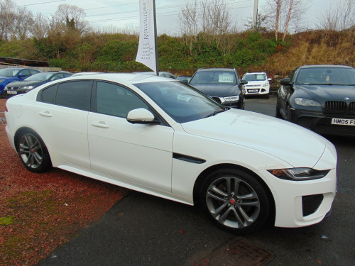 Jaguar XE  2.0 D200 MHEV R-Dynamic SE * MOT DECEMBER 2026 * FULL SERVICE HISTORY * FIN 
