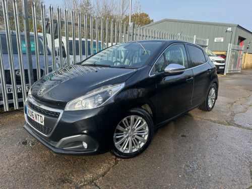 Peugeot 208  1.2 PureTech Allure Hatchback 5dr Petrol Manual Eu