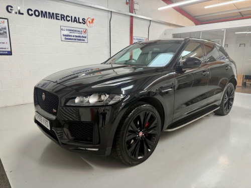 Jaguar F-PACE  3.0 D300 V6 S SUV 5dr Diesel Auto AWD Euro 6 300 B