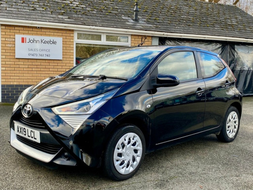 Toyota AYGO  1.0 VVT-i x-play Hatchback 5dr Petrol Manual Euro 