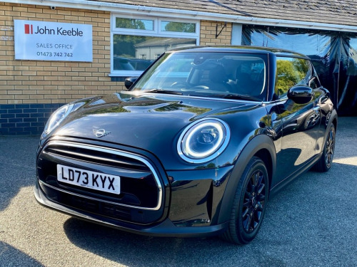 MINI Hatch  1.5 Cooper Classic Hatchback 3dr Petrol Manual Eur