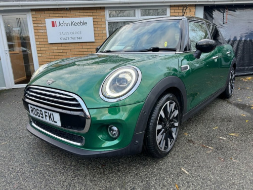MINI Hatch  1.5 Cooper Exclusive Hatchback 5dr Petrol Steptron