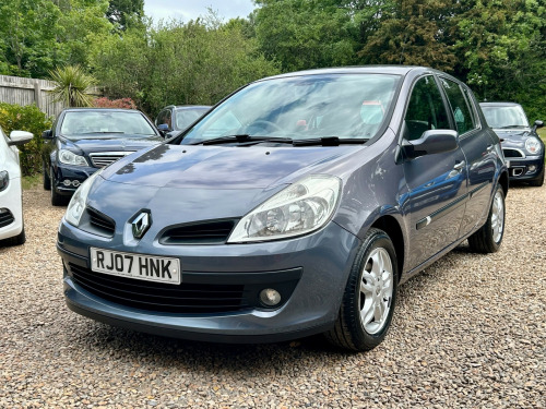 Renault Clio  PRIVILEGE 16V 5-Door
