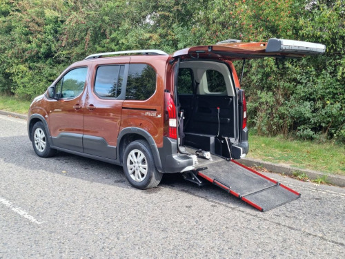 Peugeot Rifter  3 Seat Wheelchair Accessible Disabled Access Ramp 