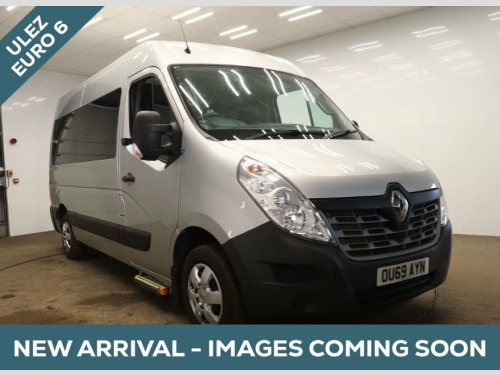 Renault Master  5 Seat MWB MR Wheelchair Accessible Vehicle