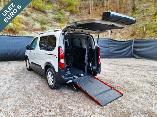 Peugeot Rifter  5 Seat Wheelchair Accessible Disabled Access Ramp 