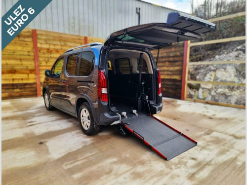 Peugeot Rifter  3 Seat Wheelchair Accessible Disabled Access Ramp 