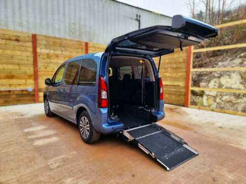 Peugeot Partner  5 Seat Auto Wheelchair Accessible Vehicle with Acc