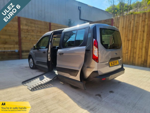 Ford Grand Tourneo Connect  Side Entry Passenger Up Front Auto Wheelchair Acce