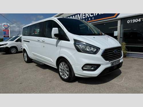 Ford Tourneo Custom  2.0 EcoBlue 130ps Low Roof 8 Seater Titanium