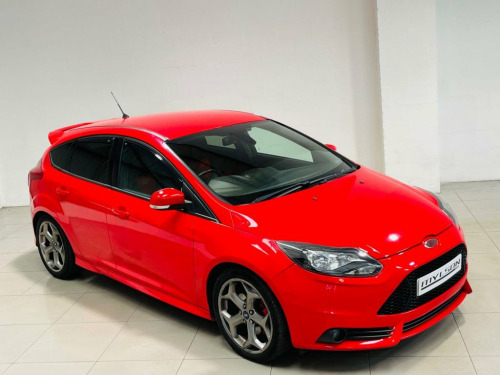 Ford Focus  2.0T EcoBoost ST-2 Hatchback 5dr Petrol Manual Eur