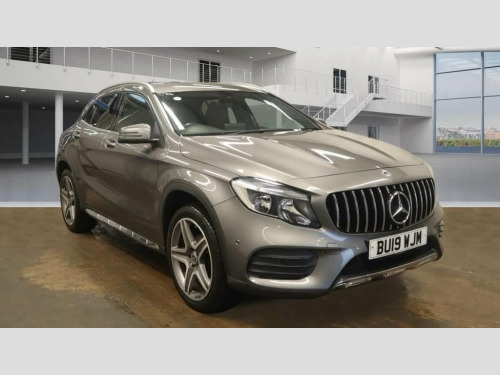 Mercedes-Benz GLA-Class GLA200 1.6 GLA200 AMG Line (Executive) SUV 5dr Petrol Man