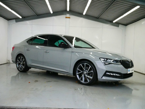 Skoda Superb  2.0 TDI SportLine Plus Hatchback 5dr Diesel DSG Eu