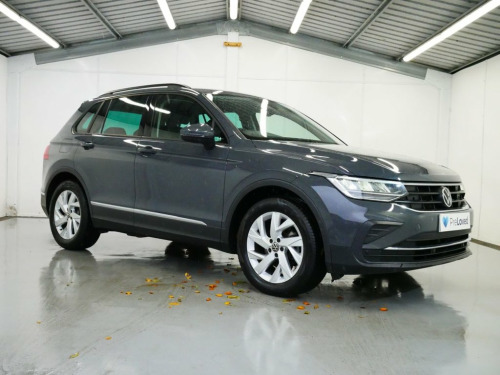 Volkswagen Tiguan  2.0 TDI Life SUV 5dr Diesel Manual Euro 6 (s/s) (1