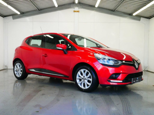 Renault Clio  0.9 TCe Dynamique Nav Hatchback 5dr Petrol Manual 