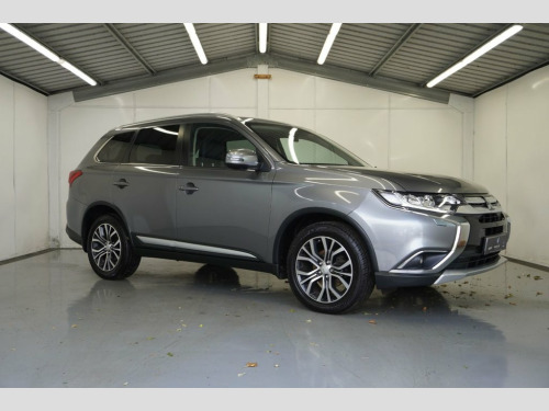 Mitsubishi Outlander  2.2 DI-D 4 SUV 5dr Diesel Manual 4WD Euro 6 (s/s) 