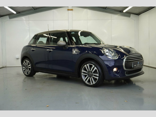 MINI Hatch  1.5 Cooper Seven Hatchback 5dr Petrol Auto Euro 6 